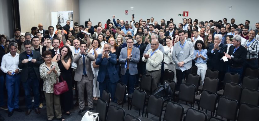 Mais de 130 novos corretores de imóveis recebem credenciais profissionais em Belo Horizonte